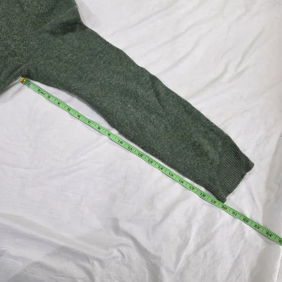 Polo by Ralph Lauren 100% Lambs Wool V-Neck Pullover Knit Sweater in Green. XL - Picture 4 of 7